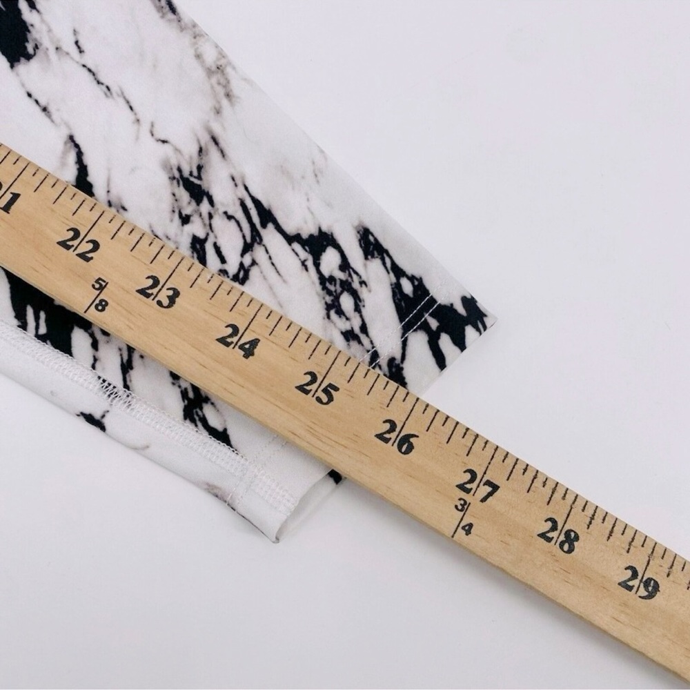 BEYOND YOGA 💥RARE💥 Olympus White & Black Marble High Waisted Midi Leggings - Picture 15 of 15